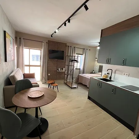 아파트 Cornelias Estudio 5b Between Vistas & Cristianos 로스크리스티아노스