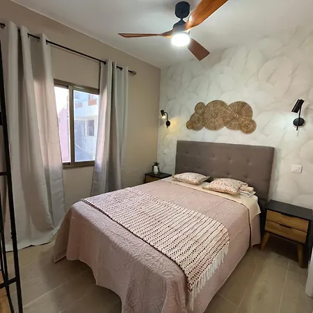 아파트 Cornelias Estudio 5b Between Vistas & Cristianos 로스크리스티아노스